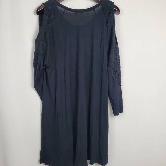 Eyeshadow 2x Black Cold Shoulder Blouse - Picture 8 of 8